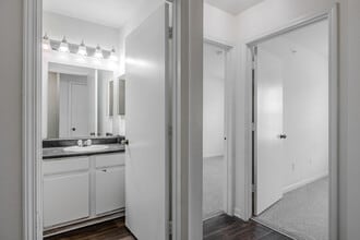 Greens at Stonecreek in Lithonia, GA - Foto de edificio - Interior Photo