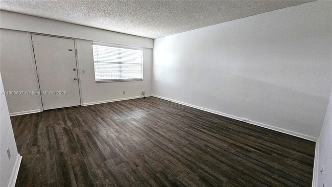 13450 SW 3rd St, Unit 415D in Pembroke Pines, FL - Building Photo - Building Photo