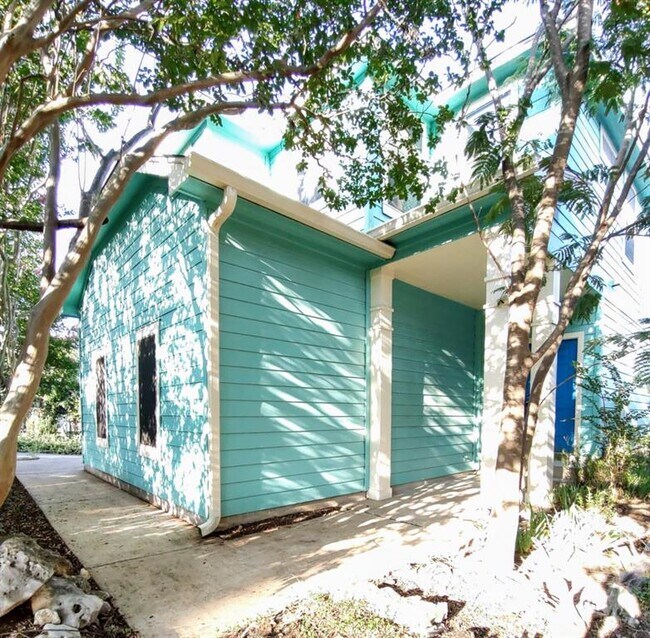 property at 1403 Cuernavaca Dr N