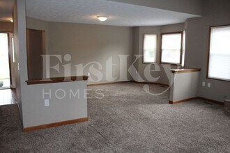 10311 Park Valley Dr in Indianapolis, IN - Building Photo - Building Photo