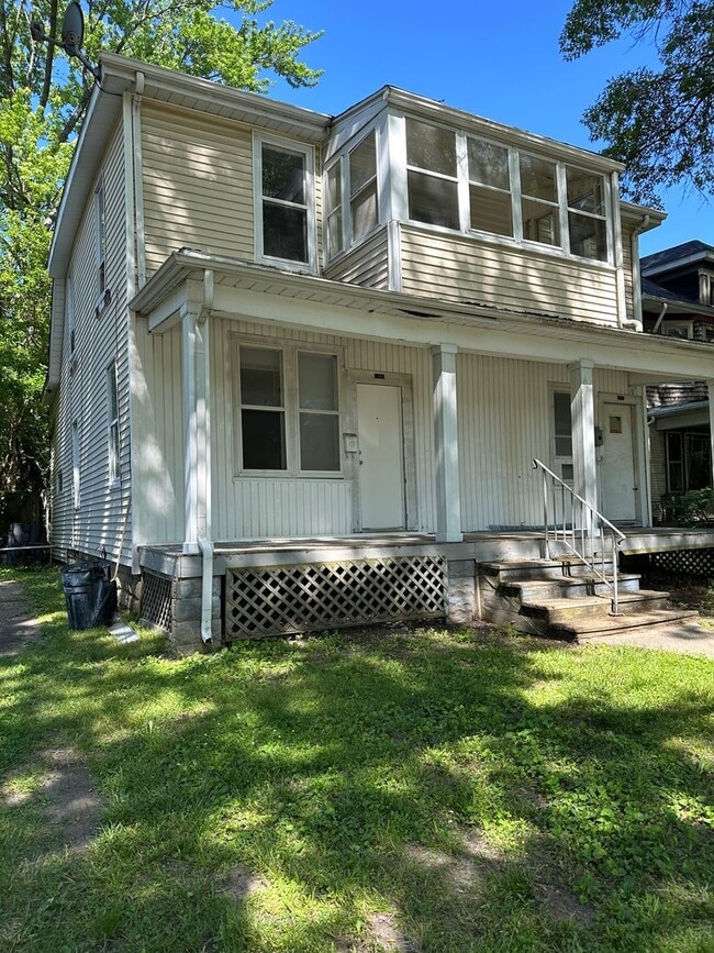 property at 203 S Glenwood Ave