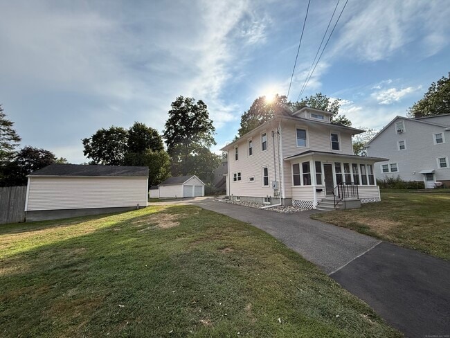 35 West St in Cromwell, CT - Building Photo - Building Photo