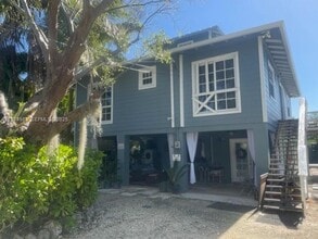 27316 Cayman Ln in Summerland Key, FL - Building Photo - Building Photo