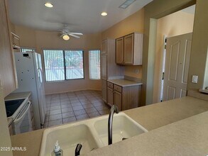 16216 W Mountain Pass Dr in Surprise, AZ - Building Photo - Building Photo