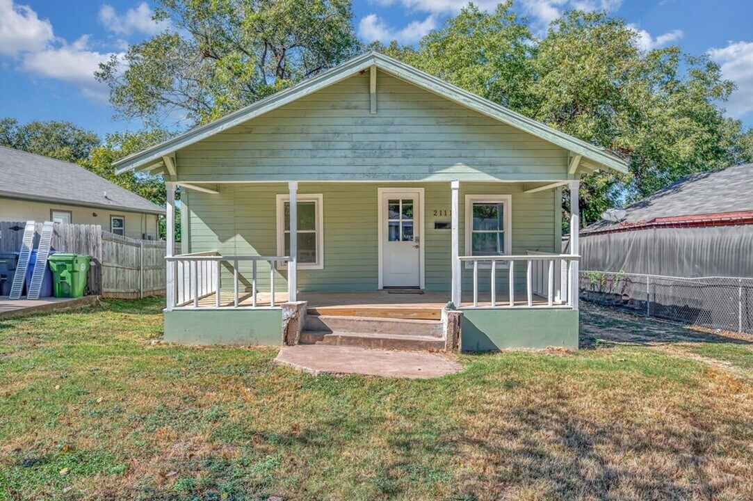 2111 Lasker Ave in Waco, TX - Building Photo