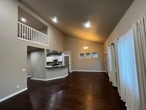 410 Cameo Dr in Hood River, OR - Building Photo - Building Photo