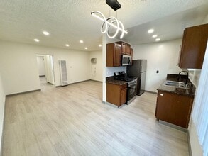 12721 Matteson Ave in Los Angeles, CA - Building Photo - Building Photo