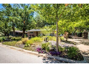 2311 Westforest Dr in Austin, TX - Building Photo - Building Photo