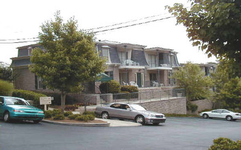 Clairmont Terrace Condominiums in Atlanta, GA - Building Photo - Building Photo