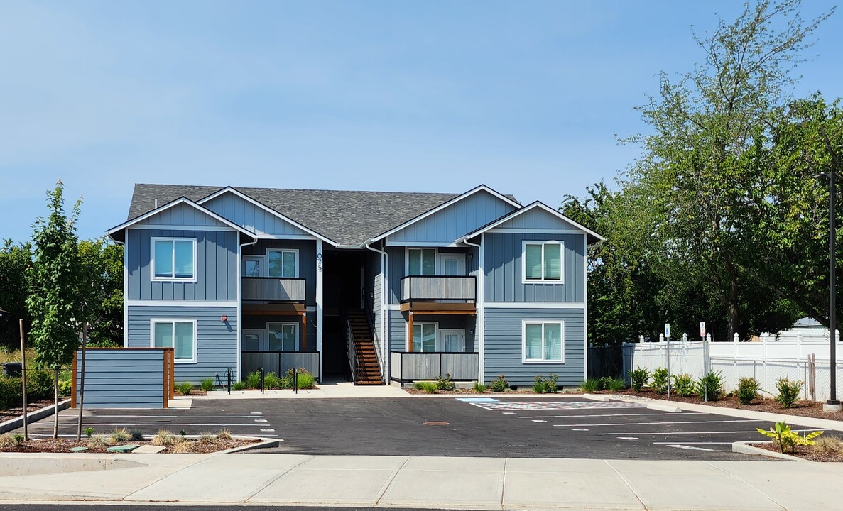 162- 1075 Clearview Apartments in Keizer, OR - Building Photo