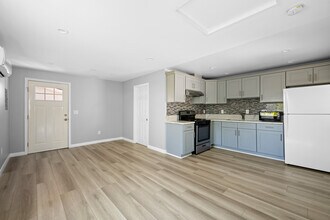2608 N Keystone St in Burbank, CA - Building Photo - Building Photo