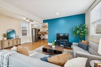 2542 N Long Ave in Chicago, IL - Building Photo - Building Photo