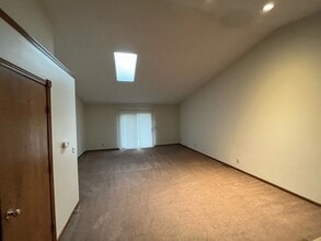 2111-2117 Green Valley Dr in Janesville, WI - Building Photo - Building Photo