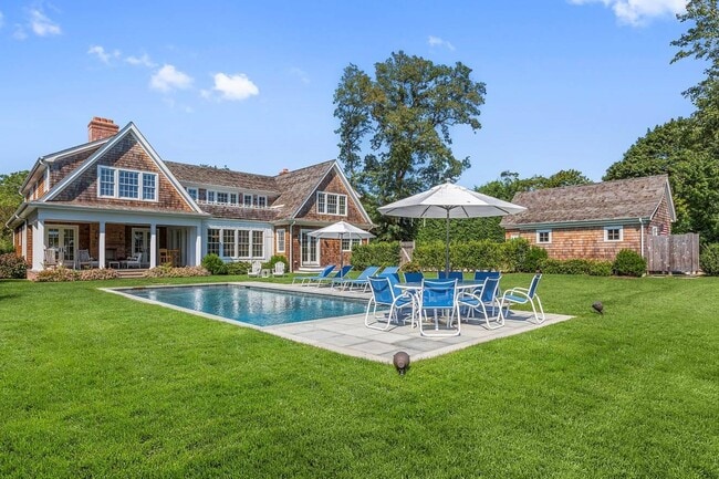 34 Old Field Ln in Southampton, NY - Building Photo - Building Photo