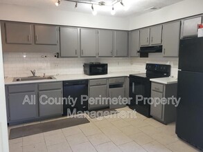4010 Laurie Jo Dr SW in Marietta, GA - Building Photo - Building Photo