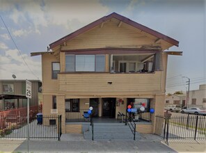 4106 Naomi Ave (1220 E 41st) in Los Angeles, CA - Foto de edificio - Building Photo