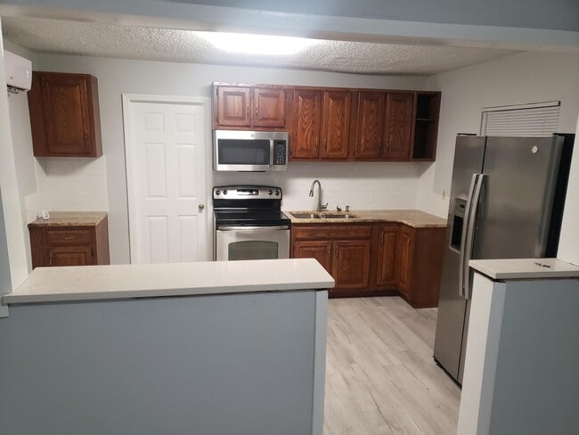 2106 Henry St NE in Palm Bay, FL - Building Photo - Building Photo