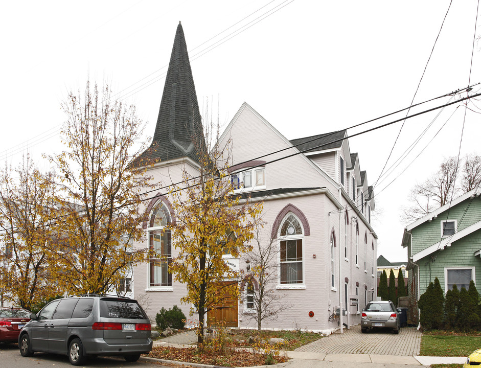 632 N 4th Ave in Ann Arbor, MI - Foto de edificio