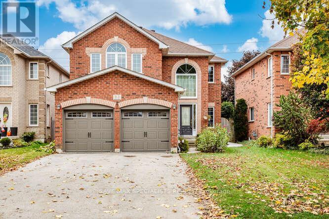 33 Early St in Halton Hills, ON - Building Photo