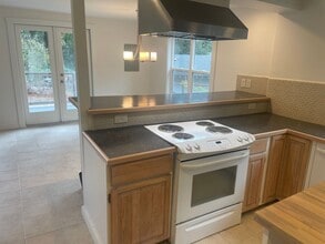 8111 Sand Dollar Ln in Clinton, WA - Building Photo - Building Photo