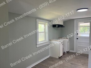 92 Hancock St in Junction City, KY - Building Photo - Building Photo