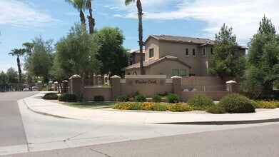 1988 E Loma Vista St in Gilbert, AZ - Building Photo - Building Photo