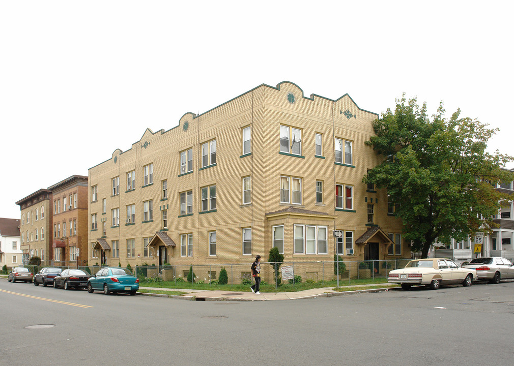 1069-1075 Capitol Ave in Hartford, CT - Building Photo