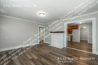 3745 Bonny Oaks Dr in Chattanooga, TN - Building Photo - Building Photo