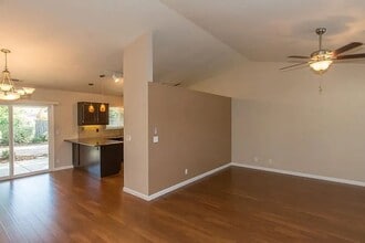 2437 Maywood Ln in Redding, CA - Building Photo - Building Photo