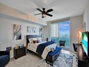 1945 S Ocean Dr, Unit 501 in Hallandale Beach, FL - Foto de edificio - Building Photo