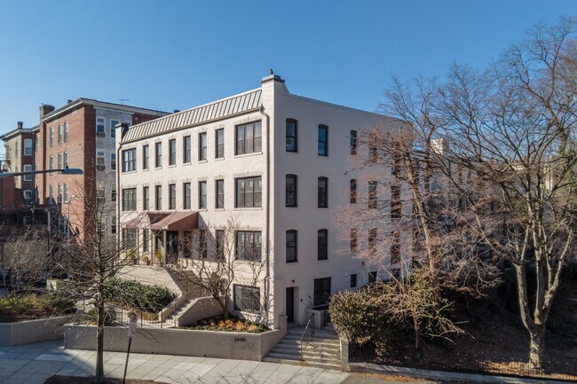 2630 Adams Mill Rd NW in Washington, DC - Building Photo - Building Photo