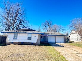 1321 Beechwood Dr in Del City, OK - Building Photo