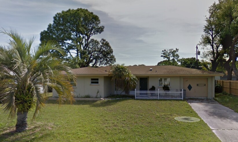 2042 Harley Ave in Sarasota, FL - Foto de edificio