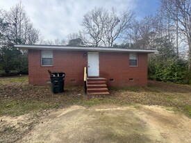 907 Aelise St in Thomson, GA - Building Photo