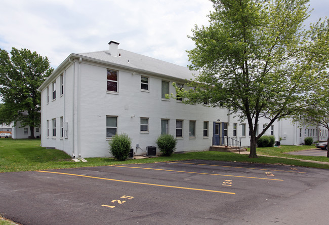 Mount Vernon Apartments in Topeka, KS - Foto de edificio - Building Photo