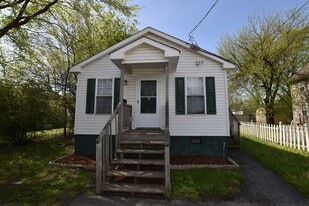 409 Hunter St in Suffolk, VA - Building Photo