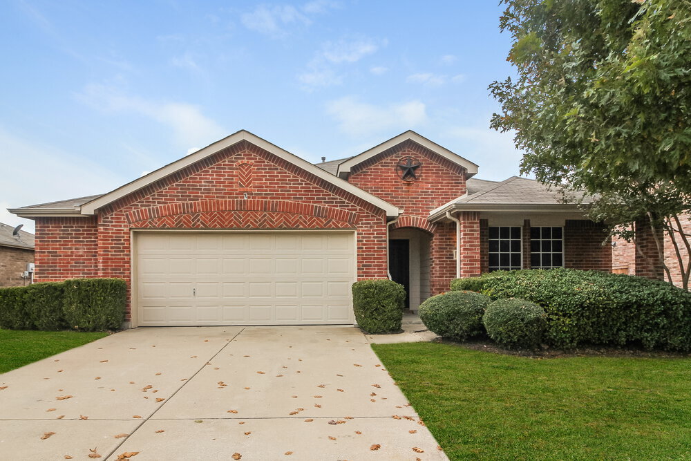 430 Creekwood Ct in Forney, TX - Building Photo