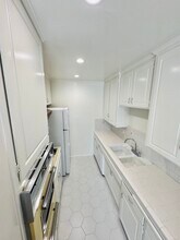 2714 W Clark Ave in Burbank, CA - Building Photo - Building Photo