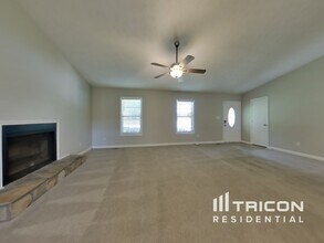 1301 Fairridge Cir SW in Marietta, GA - Building Photo - Building Photo