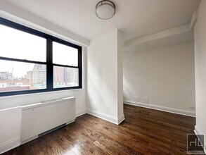 E 16 ST in New York, NY - Building Photo - Building Photo