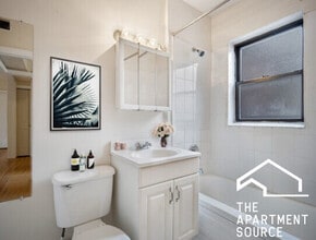 3003 N Racine Ave, Unit 2 in Chicago, IL - Foto de edificio - Building Photo