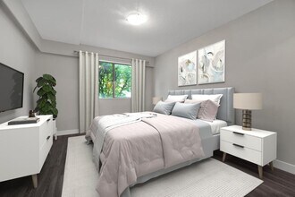 2010 St Johns St in Port Moody, BC - Building Photo - Building Photo