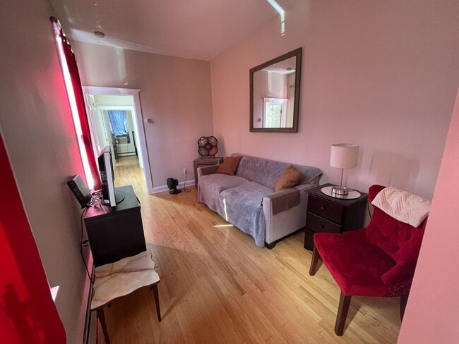 50 Irving St, Unit 1 in Jersey City, NJ - Foto de edificio - Building Photo