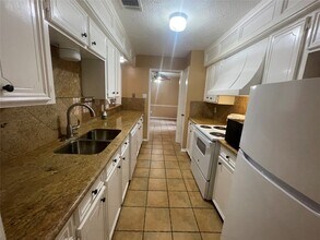 4105 Vista Rd in Pasadena, TX - Building Photo - Building Photo