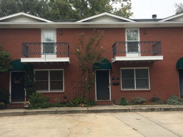 property at 126 Park Ave SE