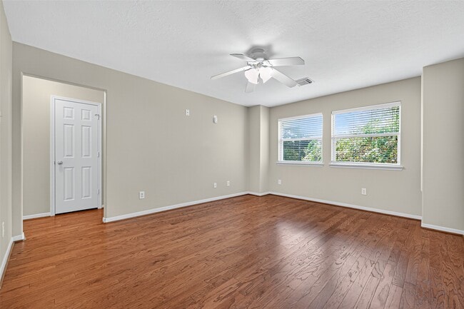 24823 Cobble Canyon Ln