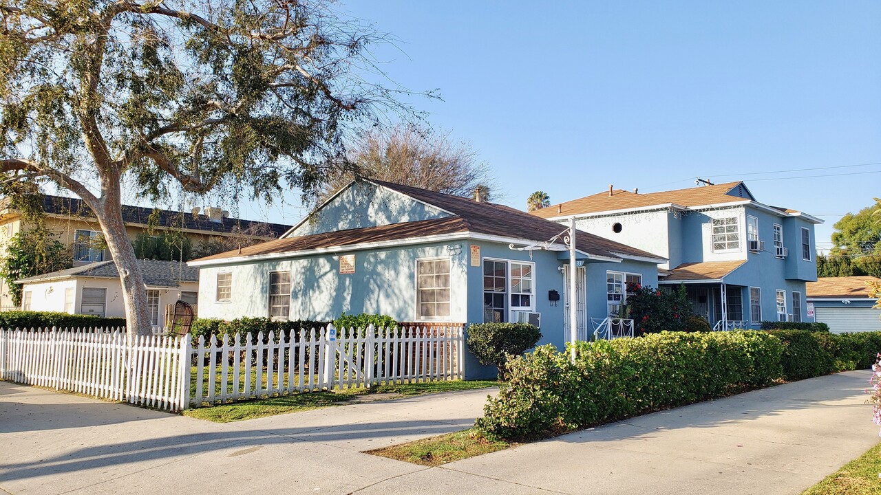 6633 Sepulveda Blvd in Van Nuys, CA - Building Photo