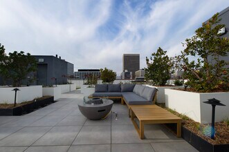 738 Normandie in Los Angeles, CA - Foto de edificio - Building Photo