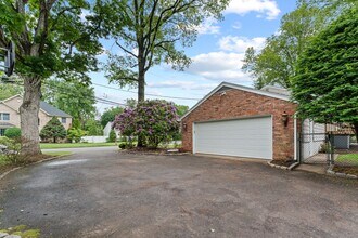 8 Brook Way in Demarest, NJ - Building Photo - Building Photo