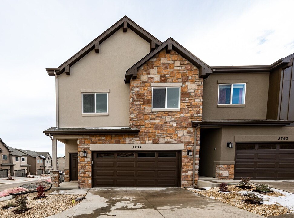 5754 Villa Lorenzo Dr in Colorado Springs, CO - Building Photo